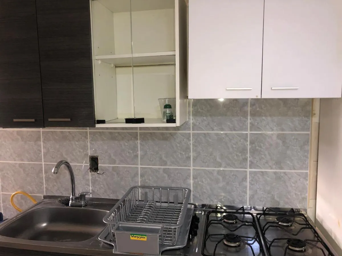 Daire Apartamento Comodo En Laureles, Grande, Centrico ,Bien Ubicado Apto203 Medellín Kolombiya