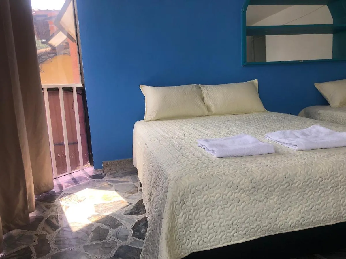 Daire Apartamento Comodo En Laureles, Grande, Centrico ,Bien Ubicado Apto203 Medellín