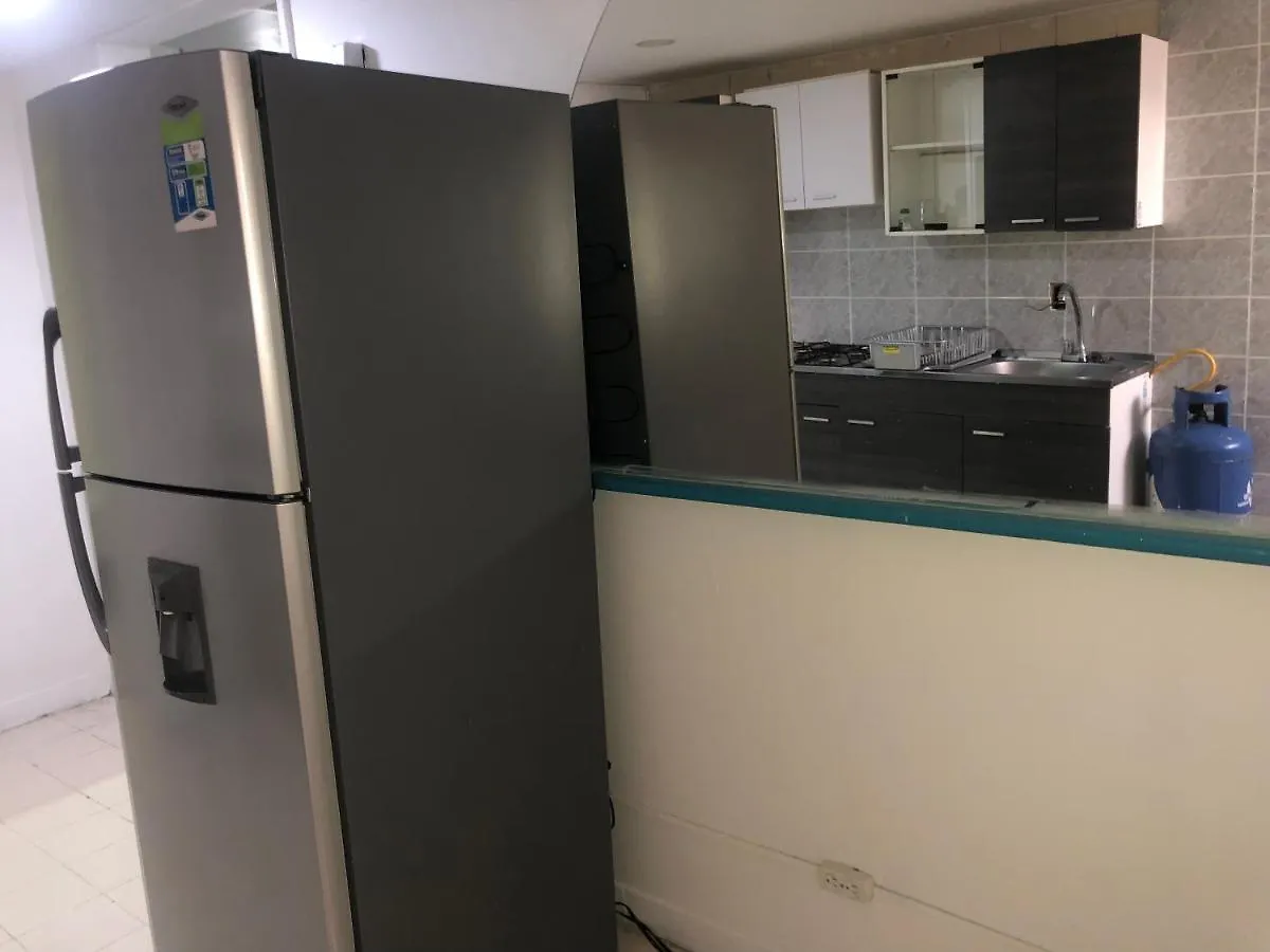 Apartamento Comodo En Laureles, Grande, Centrico ,Bien Ubicado Apto203 Medellín 0*,