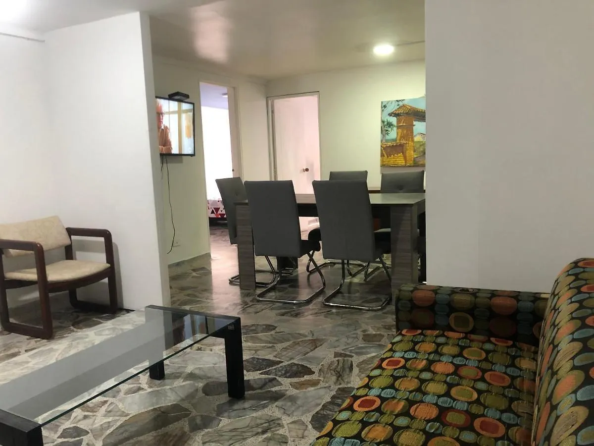 Apartamento Comodo En Laureles, Grande, Centrico ,Bien Ubicado Apto203 Medellín 0*,