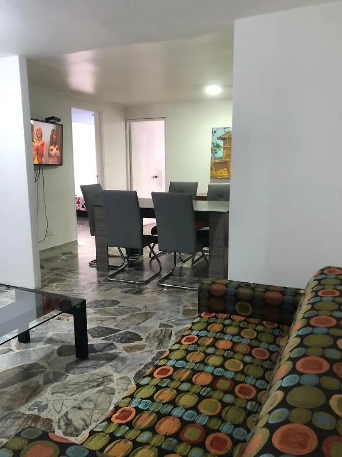 Apartamento Comodo En Laureles, Grande, Centrico ,Bien Ubicado Apto203 Medellín Kolombiya
