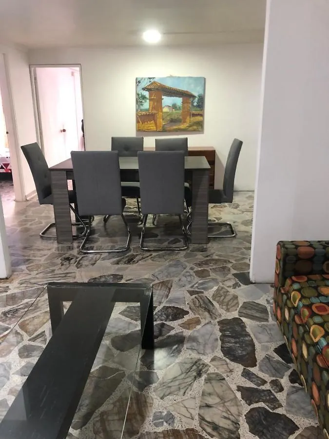 Daire Apartamento Comodo En Laureles, Grande, Centrico ,Bien Ubicado Apto203 Medellín