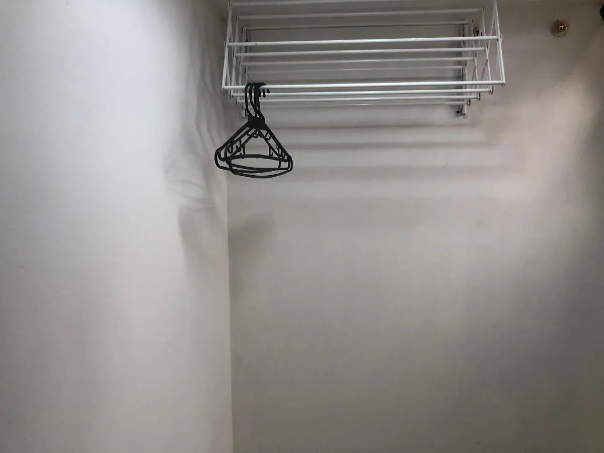 Apartamento Comodo En Laureles, Grande, Centrico ,Bien Ubicado Apto203 Medellín