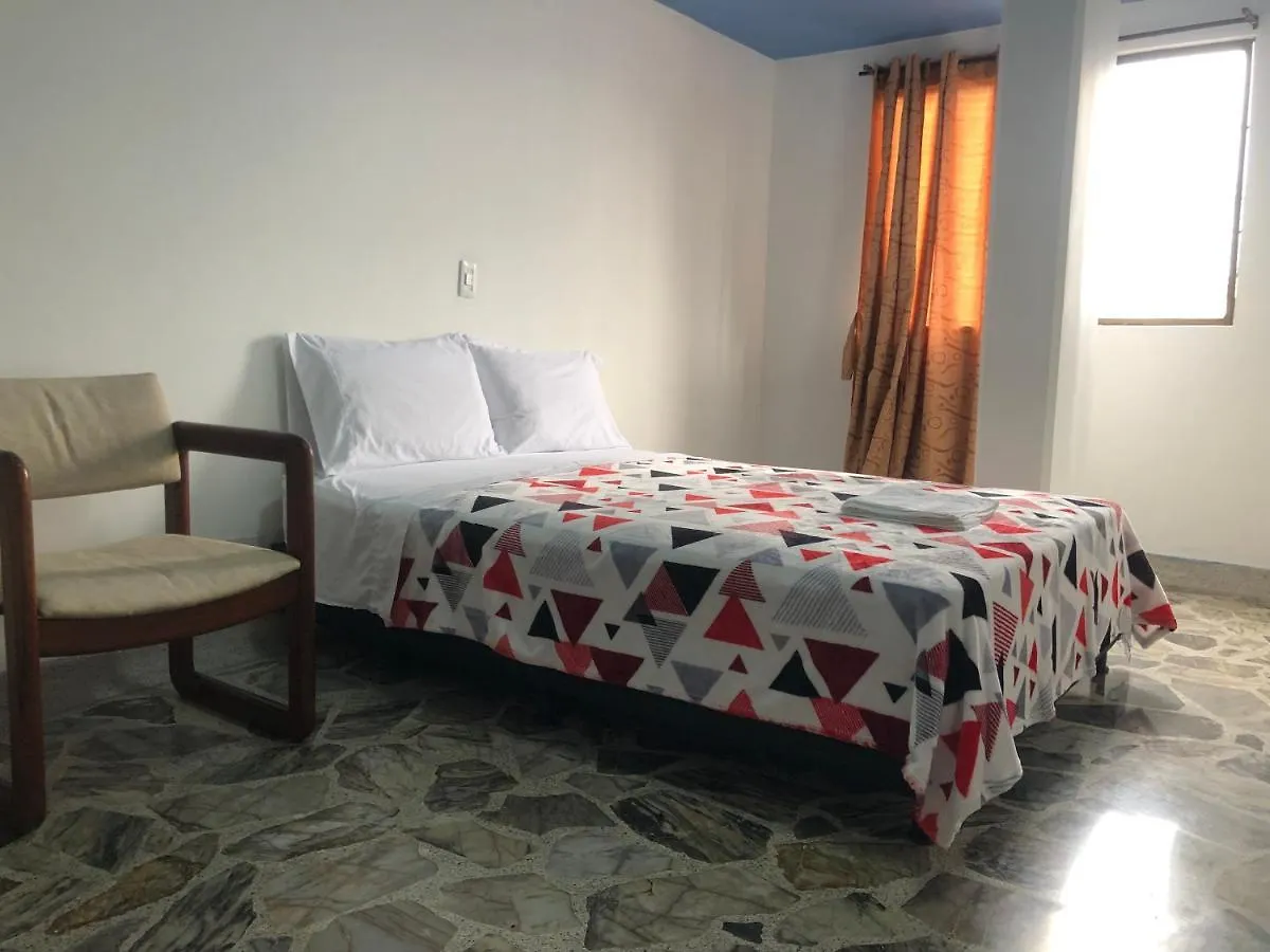 Apartamento Comodo En Laureles, Grande, Centrico ,Bien Ubicado Apto203 Medellín 0*,  Kolombiya