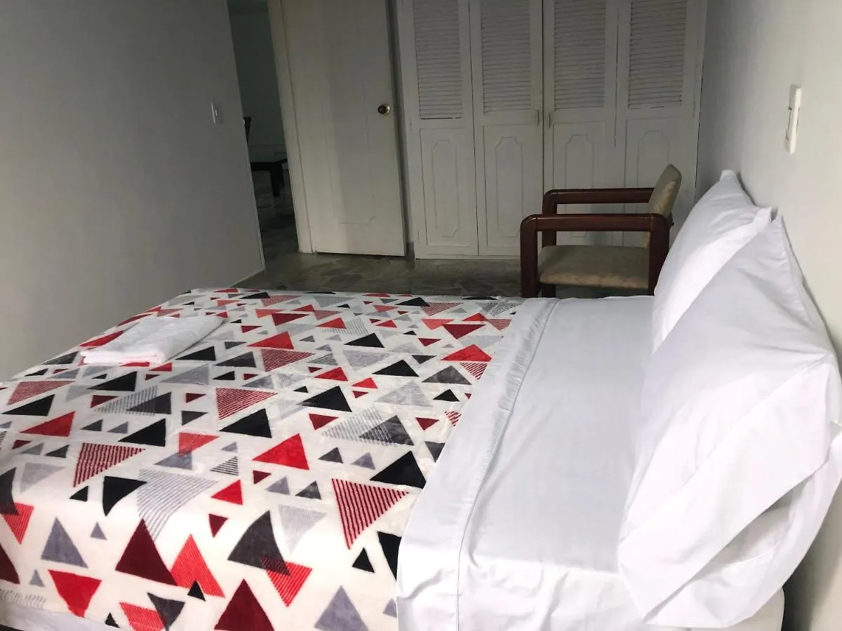 Apartamento Comodo En Laureles, Grande, Centrico ,Bien Ubicado Apto203 Medellín Daire