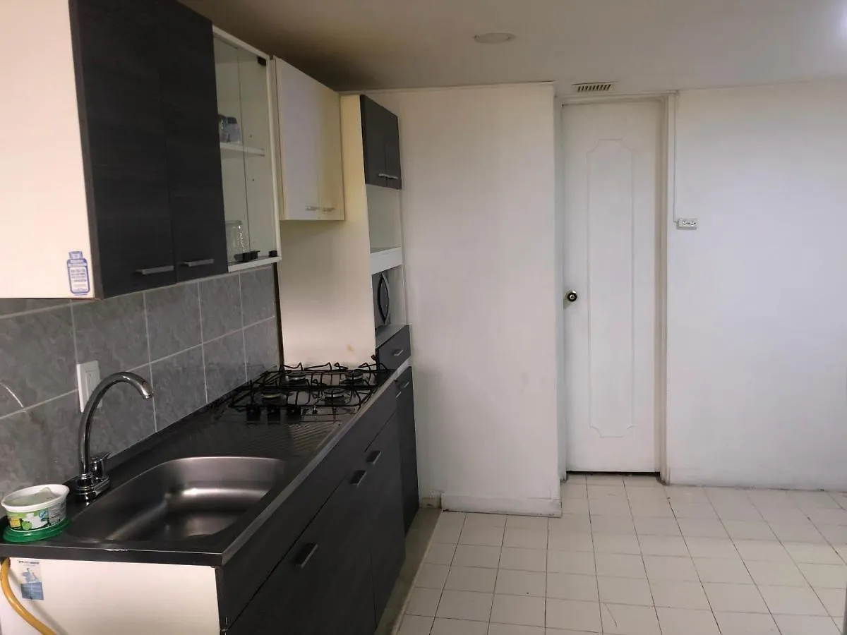 Apartamento Comodo En Laureles, Grande, Centrico ,Bien Ubicado Apto203 Medellín Daire