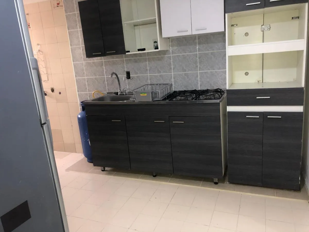 דירה מדיין Apartamento Comodo En Laureles, Grande, Centrico ,Bien Ubicado Apto203