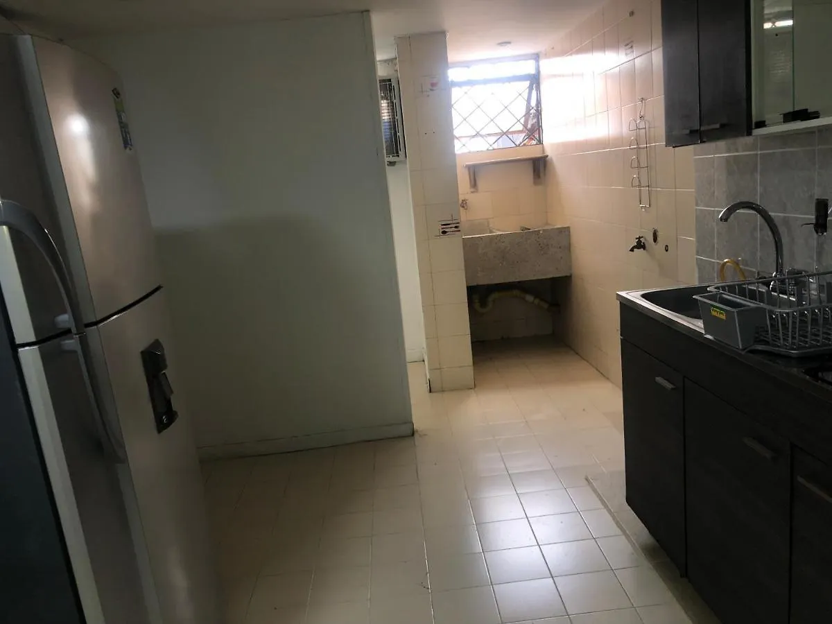 מדיין Apartamento Comodo En Laureles, Grande, Centrico ,Bien Ubicado Apto203 דירה