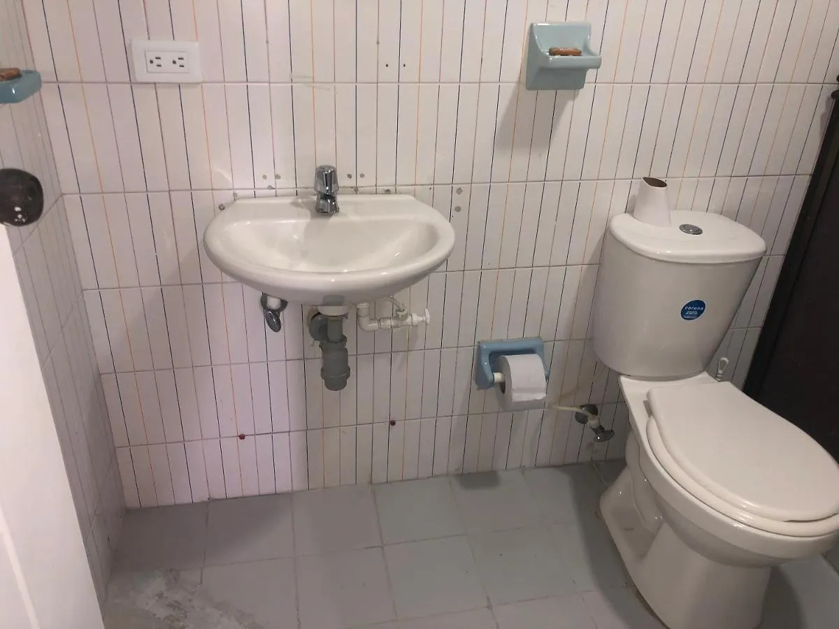 דירה מדיין Apartamento Comodo En Laureles, Grande, Centrico ,Bien Ubicado Apto203
