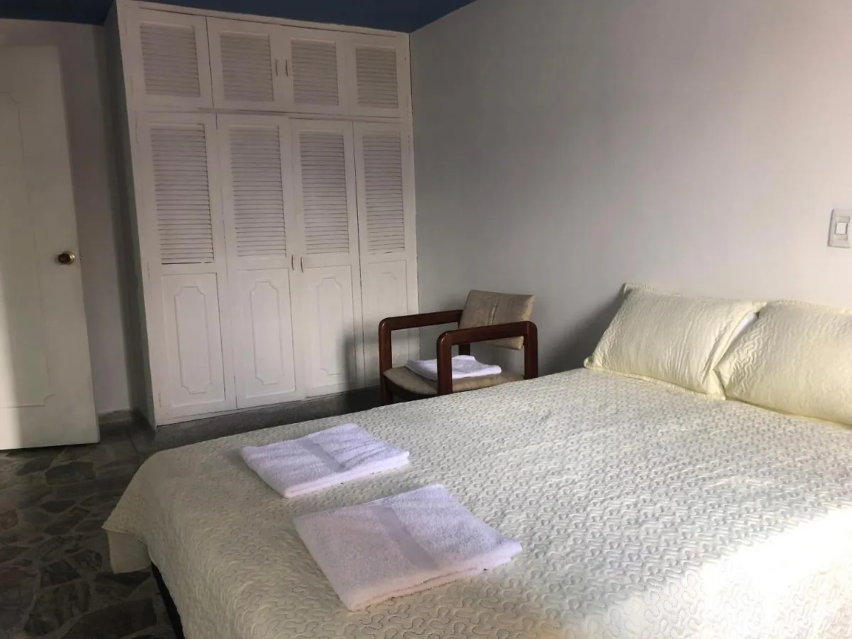 מדיין Apartamento Comodo En Laureles, Grande, Centrico ,Bien Ubicado Apto203 דירה
