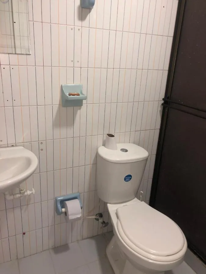 מדיין Apartamento Comodo En Laureles, Grande, Centrico ,Bien Ubicado Apto203 0*,  קולומביה