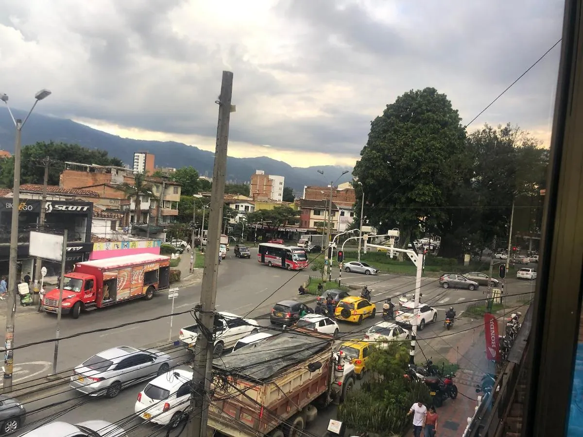 דירה מדיין Apartamento Comodo En Laureles, Grande, Centrico ,Bien Ubicado Apto203